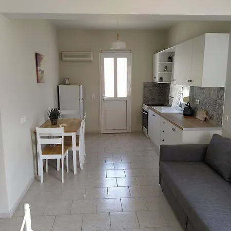 Christos Apartment Zola